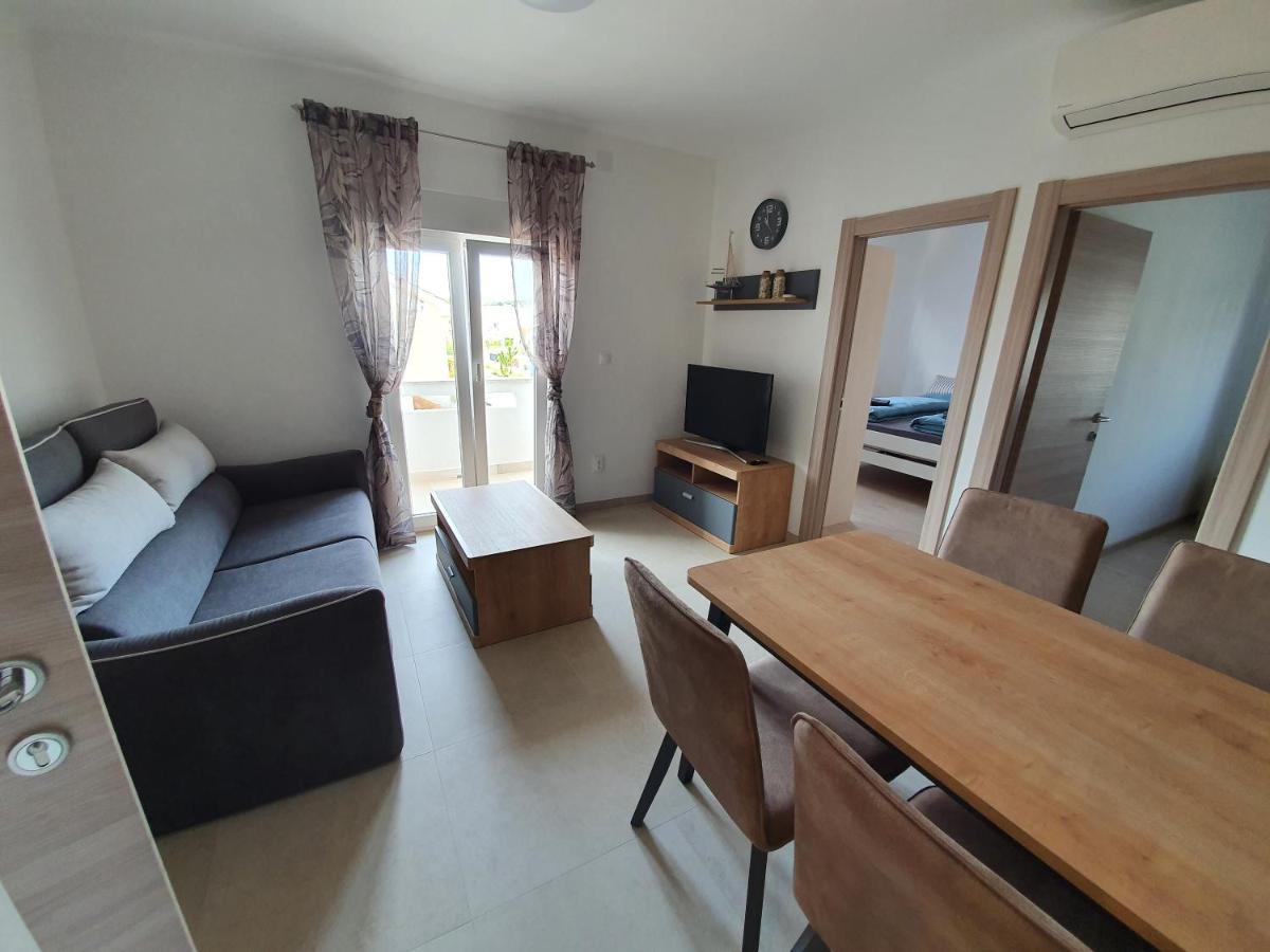 Apartmani Bozic-Tokic Krk Town Exterior photo