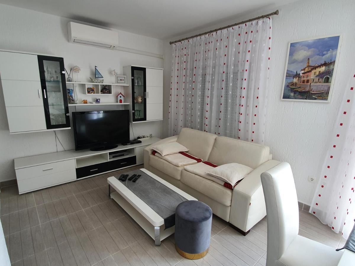 Apartmani Bozic-Tokic Krk Town Exterior photo